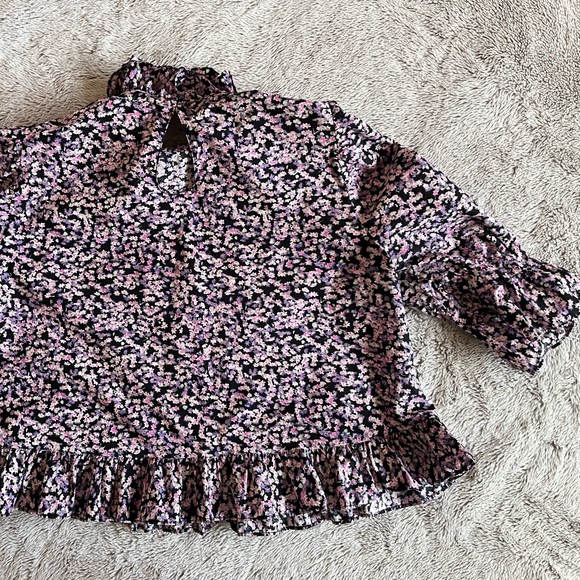 Flowered Blouse - Picture 3 of 3